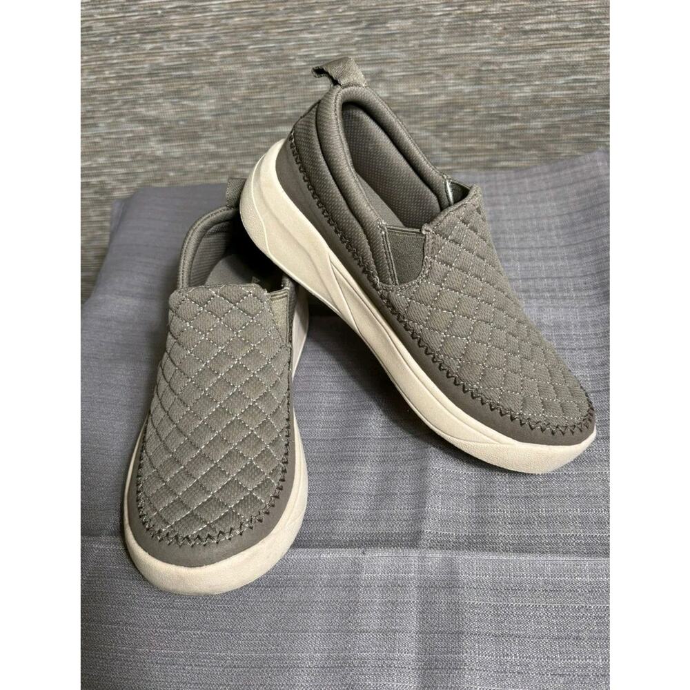 Staheekum Quilted Slip-On Shoes Womens Size 6 Taupe Comfortable Casual 1908433